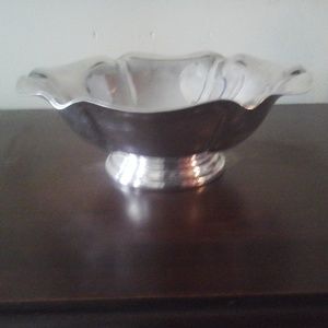 Vintage Ruffle Bowl; Reed & Barton; Silver Plated